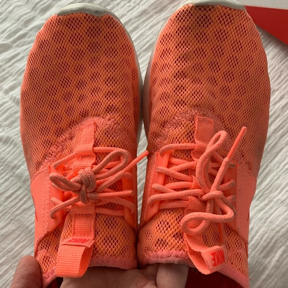 Nike Women's Juvenate sneakers - Picture 3 of 5